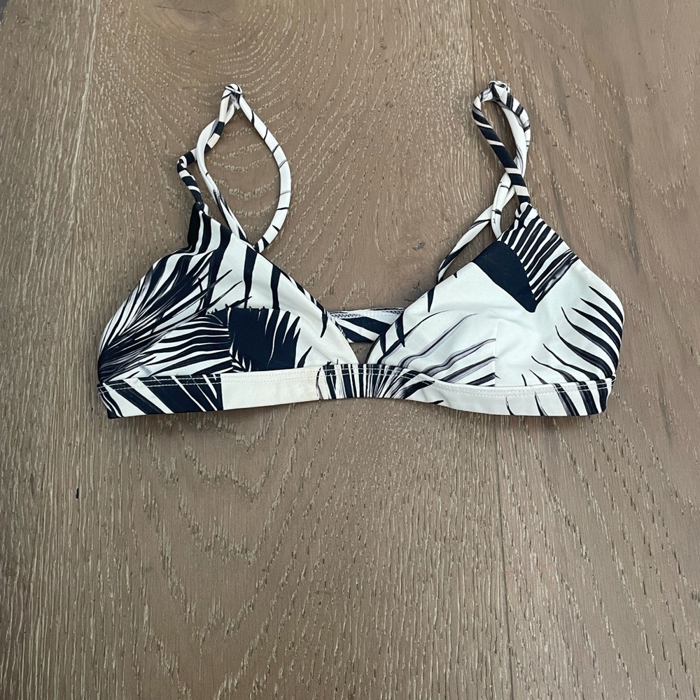 Mikoh black and white bikini top